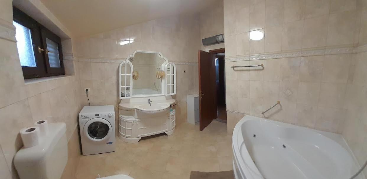 Apartmani Delas 2 بيشكانا أوفالا المظهر الخارجي الصورة