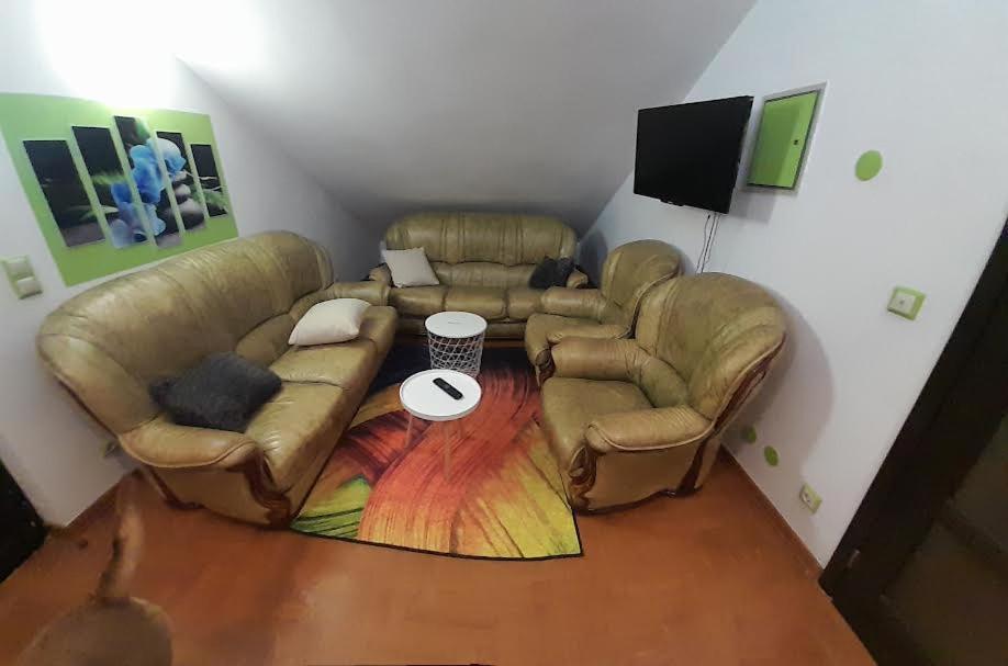 Apartmani Delas 2 بيشكانا أوفالا المظهر الخارجي الصورة