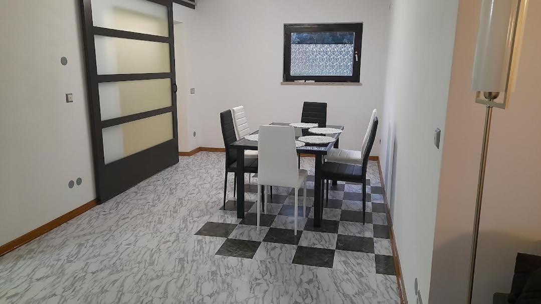 Apartmani Delas 2 بيشكانا أوفالا المظهر الخارجي الصورة