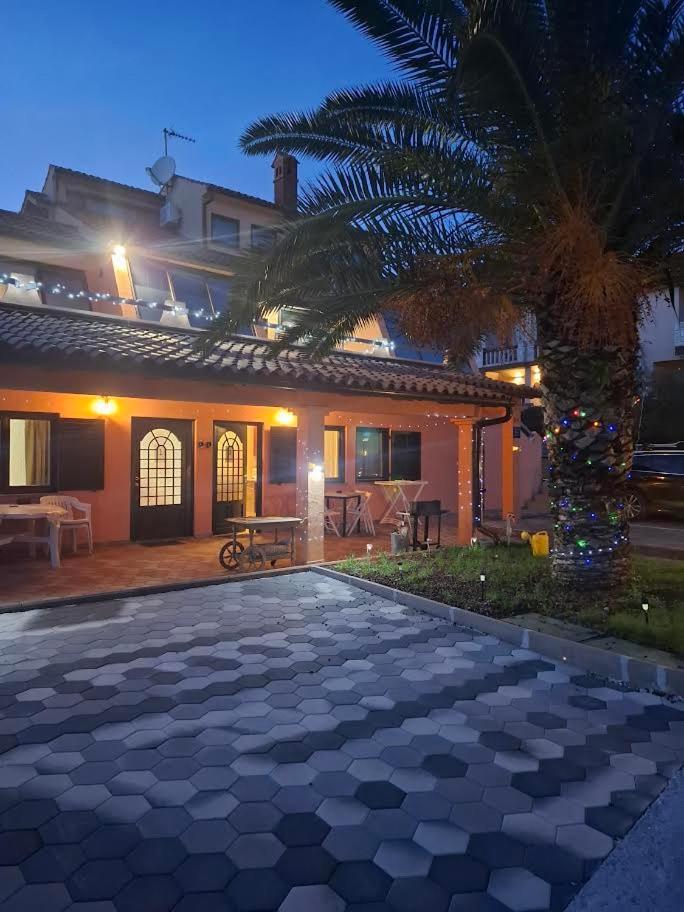 Apartmani Delas 2 بيشكانا أوفالا المظهر الخارجي الصورة